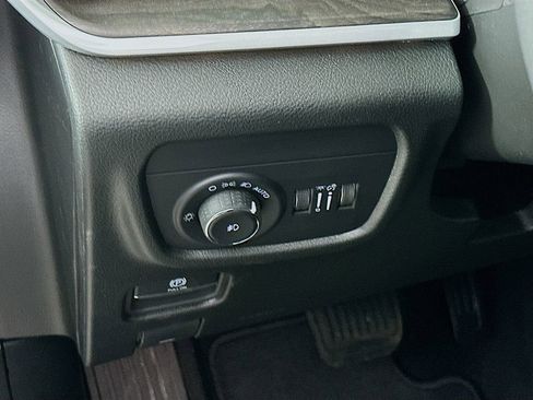 New 2026 Jeep Grand Cherokee Limited AWD/4WD image 14