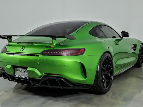 Used 2018 Mercedes-Benz AMG GT R image 12