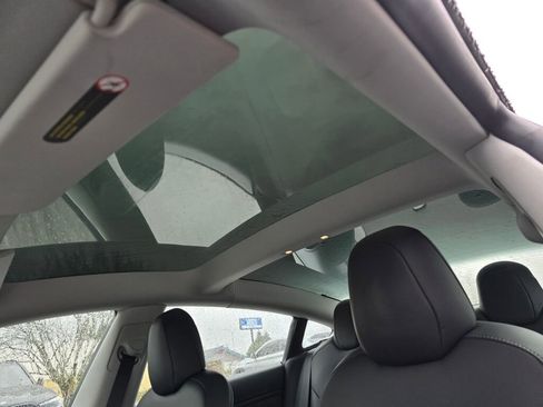 Used 2021 Tesla Model 3 Standard Range Plus image 23