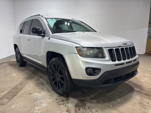 Used 2013 Jeep Compass Latitude image 1