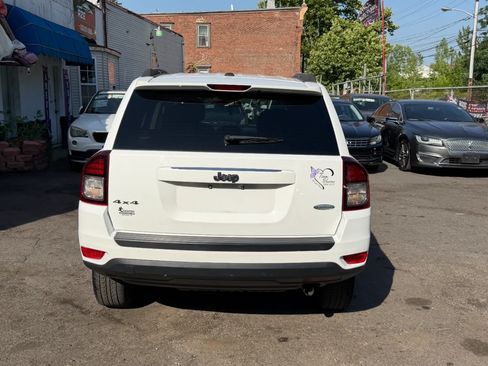 Used 2016 Jeep Compass Latitude AWD/4WD image 10