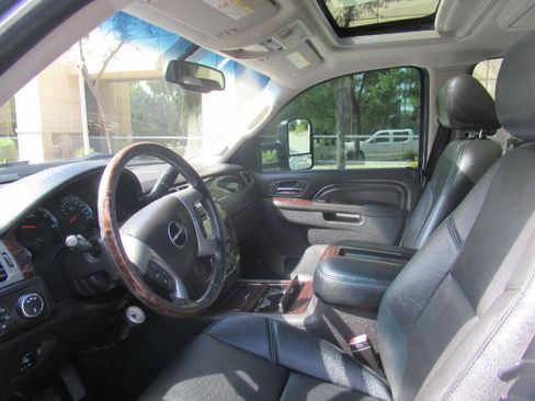 Used 2013 GMC Sierra 2500 Denali w/ Suspension Package, Off-Road AWD/4WD image 11