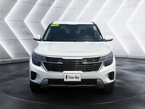 Used 2025 Kia Seltos LX AWD/4WD image 8