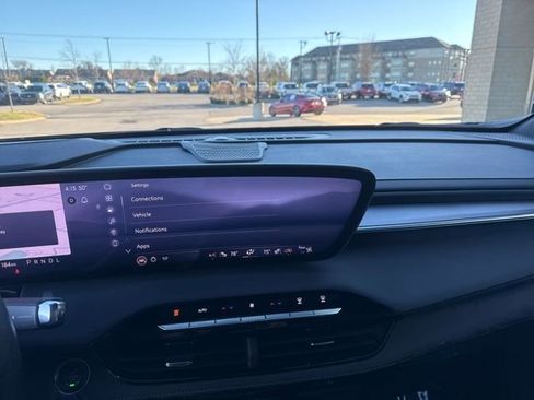 Used 2025 Buick Enclave Sport Touring image 14