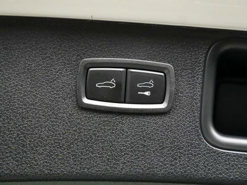 New 2026 Porsche Macan image 14
