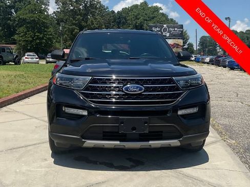 Used 2020 Ford Explorer XLT w/ Equipment Group 202A image 2