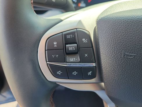 Certified 2025 Ford Explorer Active w/ Active Comfort Package AWD/4WD image 22