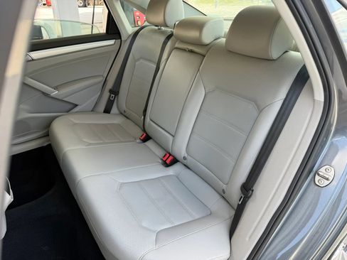 Used 2019 Volkswagen Passat 2.0T Wolfsburg FWD image 28