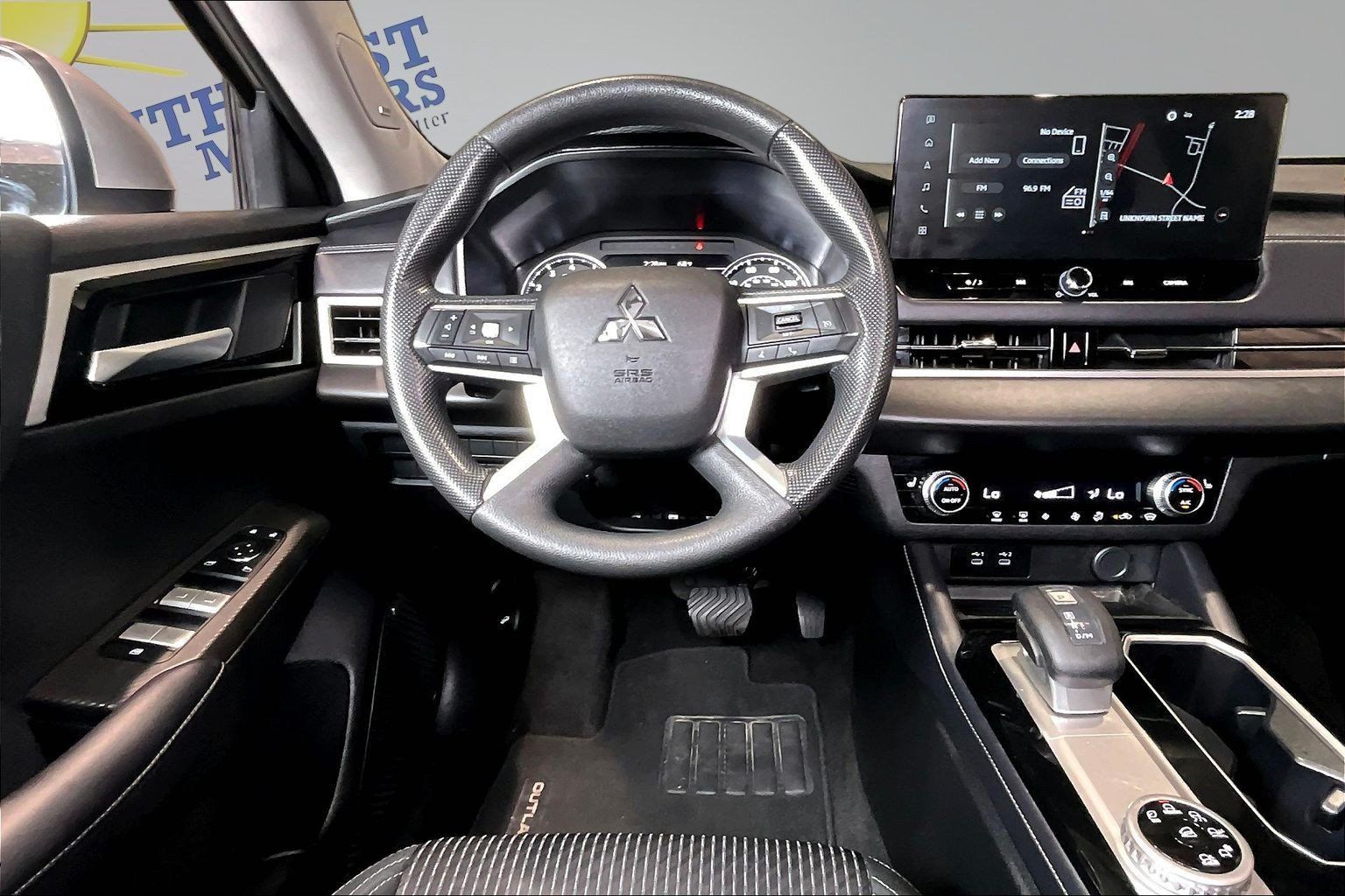 Used 2025 Mitsubishi Outlander ES AWD/4WD image 8