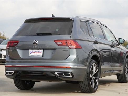 Used 2022 Volkswagen Tiguan SEL R-Line image 9