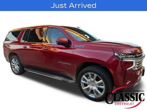 Used 2023 Chevrolet Suburban High Country image 13