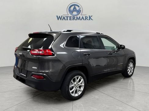 Used 2018 Jeep Cherokee Latitude Plus w/ Comfort/Convenience Group FWD image 5
