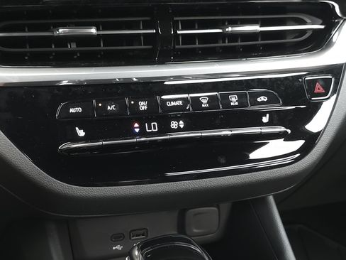 New 2026 Buick Envista Sport Touring FWD image 16