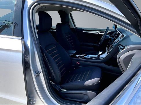 Used 2013 Ford Fusion SE FWD image 16
