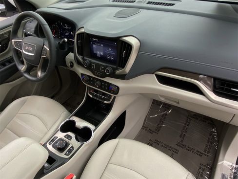 Used 2023 GMC Terrain Denali w/ Denali Premium Package image 12