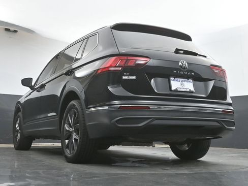 Used 2022 Volkswagen Tiguan SE image 32