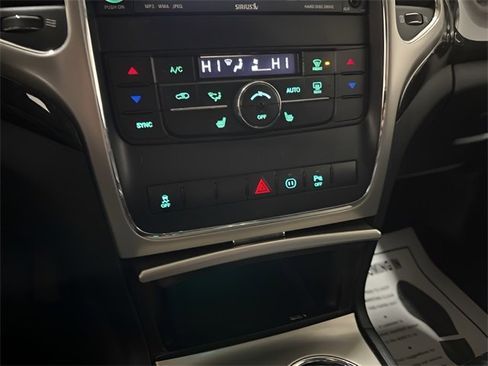 Used 2011 Jeep Grand Cherokee Laredo image 15