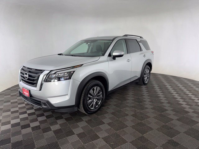 Certified 2025 Nissan Pathfinder SV AWD/4WD image 3