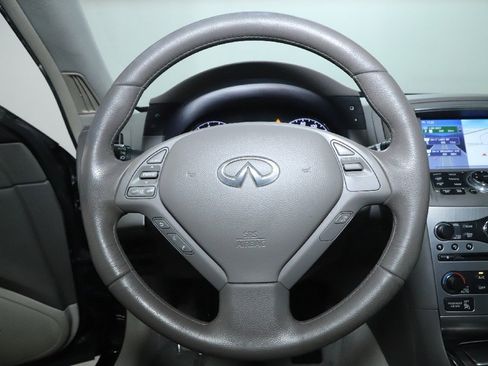 Used 2011 INFINITI G37 X w/ Premium Pkg image 32
