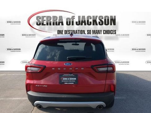 Used 2025 Ford Escape Active w/ Cold Weather Package image 8