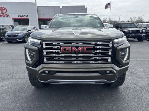 Used 2024 GMC Canyon Denali image 3