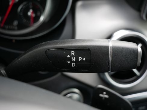 Used 2018 Mercedes-Benz GLA 250 4MATIC image 24