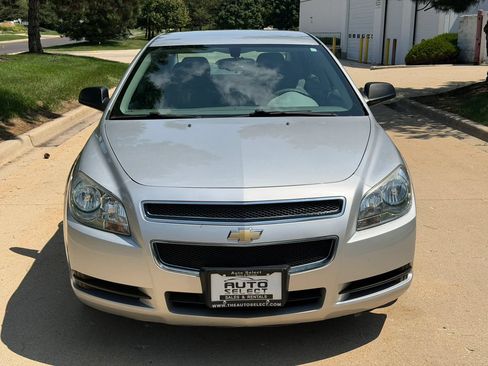 Used 2012 Chevrolet Malibu LS w/ LS Uplevel Package FWD image 2