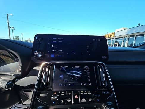 Used 2022 Lexus LX 600 F Sport image 31