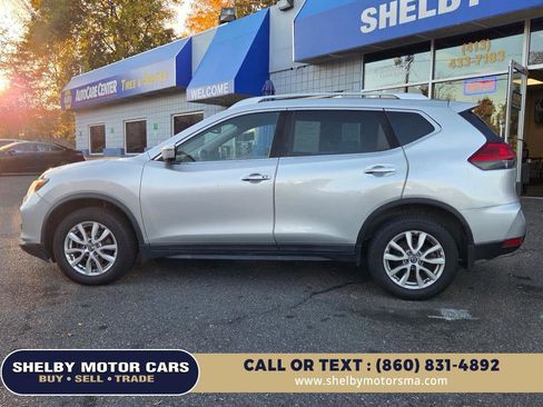 Used 2017 Nissan Rogue SV w/ SV Premium Package image 9