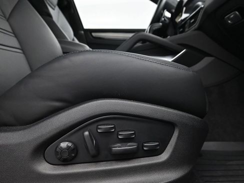 Used 2022 Porsche Cayenne Turbo S AWD/4WD image 15