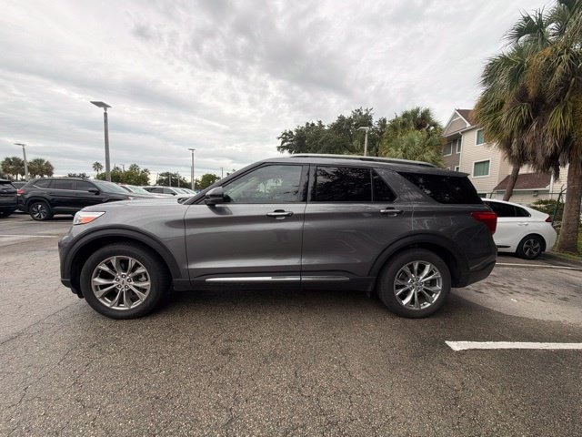 Used 2021 Ford Explorer Limited w/ Equipment Group 301A RWD image 2