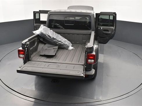 New 2025 Jeep Gladiator Sport image 29