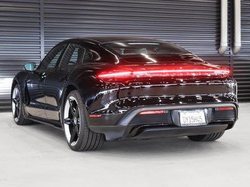 Used 2021 Porsche Taycan Turbo image 3
