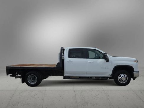 Used 2024 Chevrolet Silverado 3500 LT w/ Convenience Package image 9