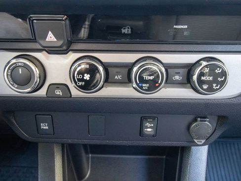 Used 2017 Toyota Tacoma SR w/ Tow Package AWD/4WD image 28