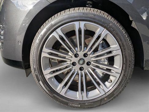 New 2025 Land Rover Range Rover SE image 10
