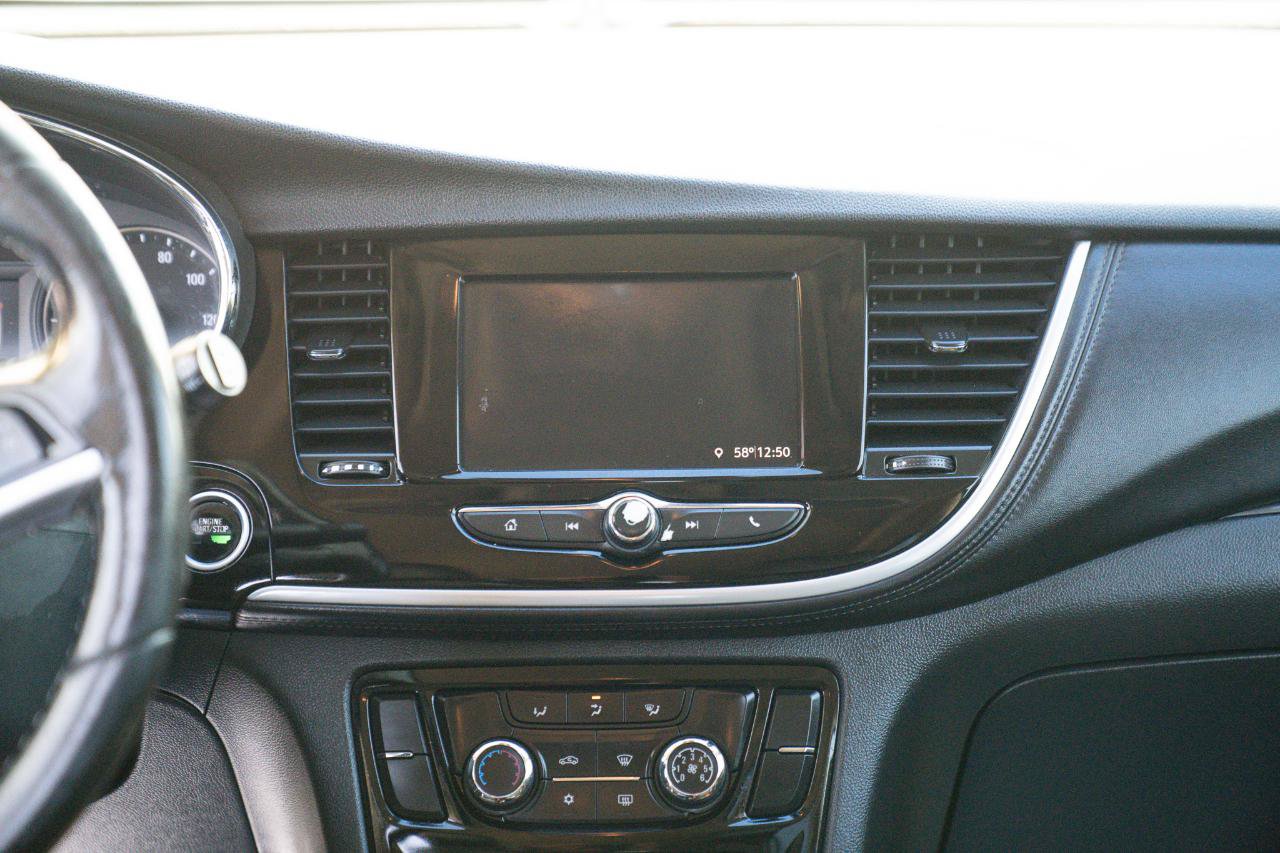 Used 2021 Buick Encore Preferred AWD/4WD image 26