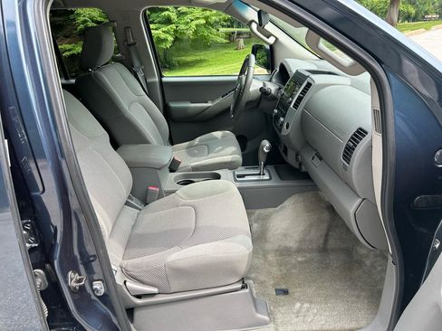 Used 2014 Nissan Frontier SV AWD/4WD image 15