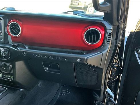 Used 2021 Jeep Wrangler Unlimited Rubicon image 26