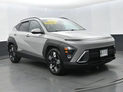 Used 2024 Hyundai Kona SEL FWD image 2