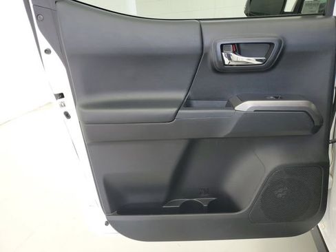 Used 2019 Toyota Tacoma Limited image 13