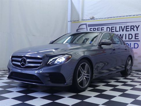 Used 2019 Mercedes-Benz E 300 image 4