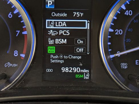 Used 2019 Toyota Highlander Limited image 17