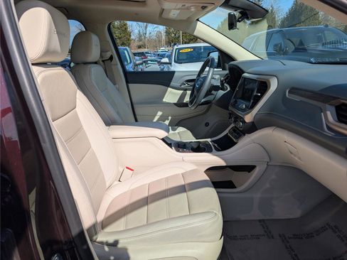 Used 2021 GMC Acadia Denali w/ Denali Ultimate Package image 11