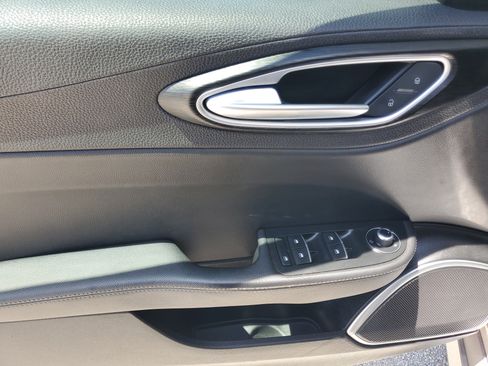 Used 2018 Alfa Romeo Giulia image 19