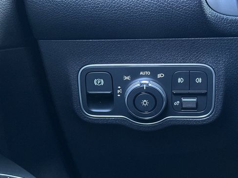 New 2026 Mercedes-Benz GLB 250 image 28