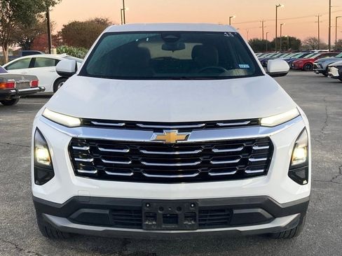 Used 2025 Chevrolet Equinox LT image 2