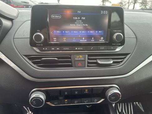 Used 2024 Nissan Altima 2.5 S image 12