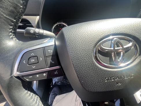 Used 2020 Toyota Highlander LE AWD/4WD image 17