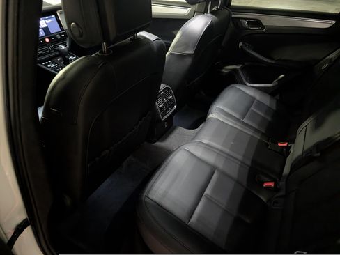 Used 2023 Porsche Macan image 21